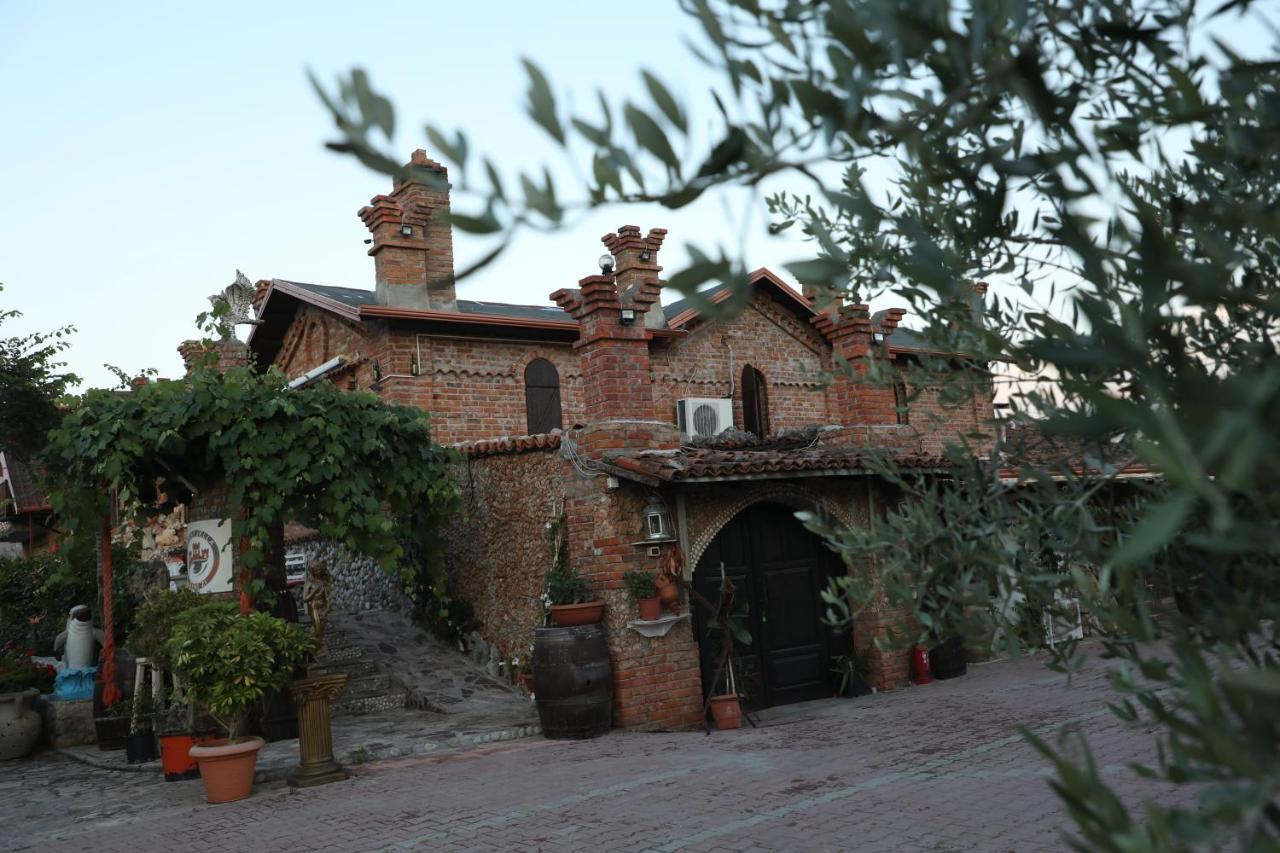 Hotel Keshtjella Syni Zi - Bujtine Shëngjin Exterior foto