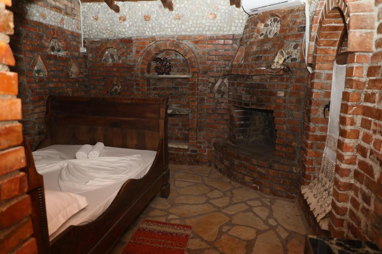Hotel Keshtjella Syni Zi - Bujtine Shëngjin Exterior foto
