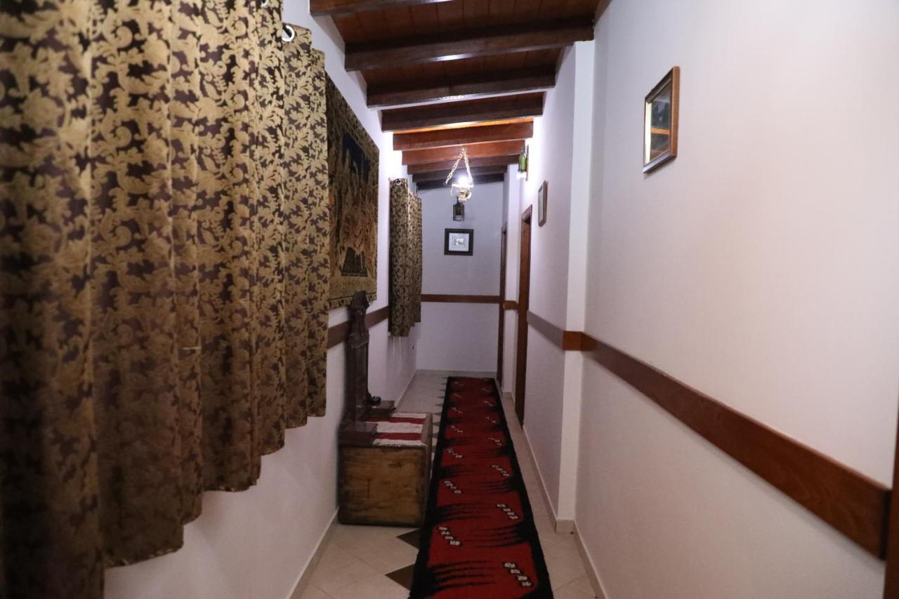Hotel Keshtjella Syni Zi - Bujtine Shëngjin Exterior foto