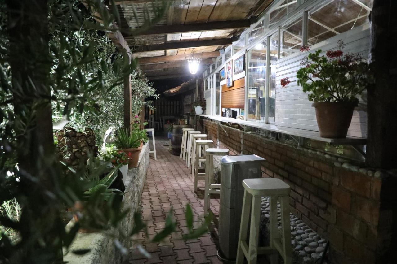 Hotel Keshtjella Syni Zi - Bujtine Shëngjin Exterior foto