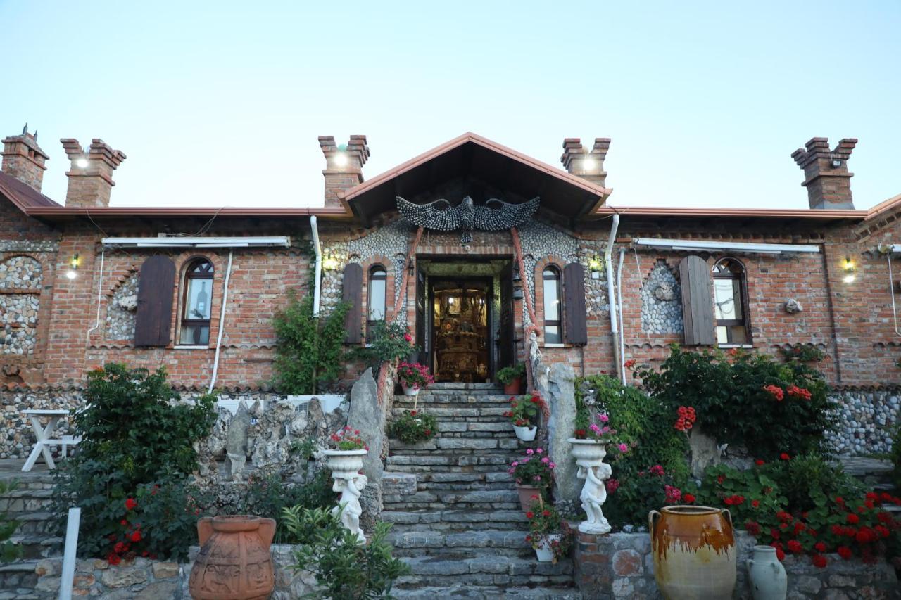 Hotel Keshtjella Syni Zi - Bujtine Shëngjin Exterior foto