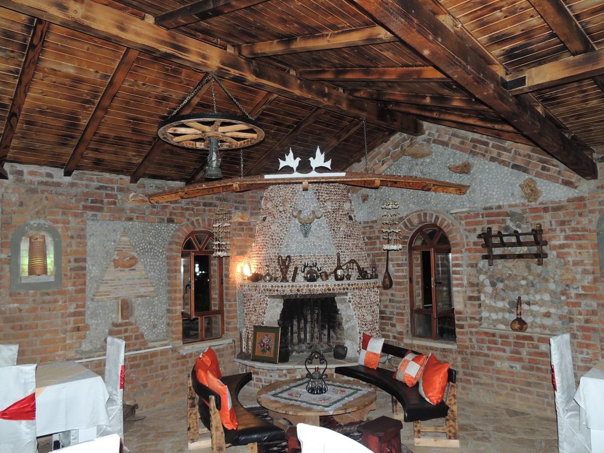Hotel Keshtjella Syni Zi - Bujtine Shëngjin Exterior foto