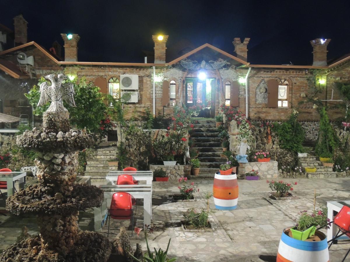 Hotel Keshtjella Syni Zi - Bujtine Shëngjin Exterior foto