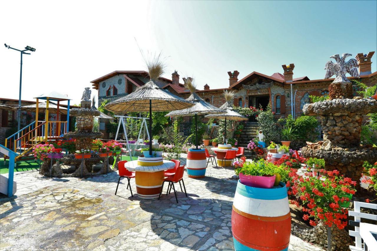 Hotel Keshtjella Syni Zi - Bujtine Shëngjin Exterior foto